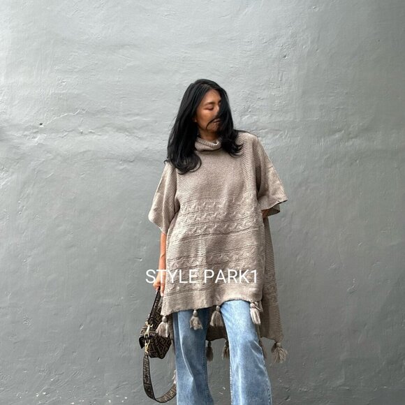 STYLE PARK PONCHO STYLE SWEATER - ONE SIZE - CHIC PORTLAND GRAY - Picture 6 of 8